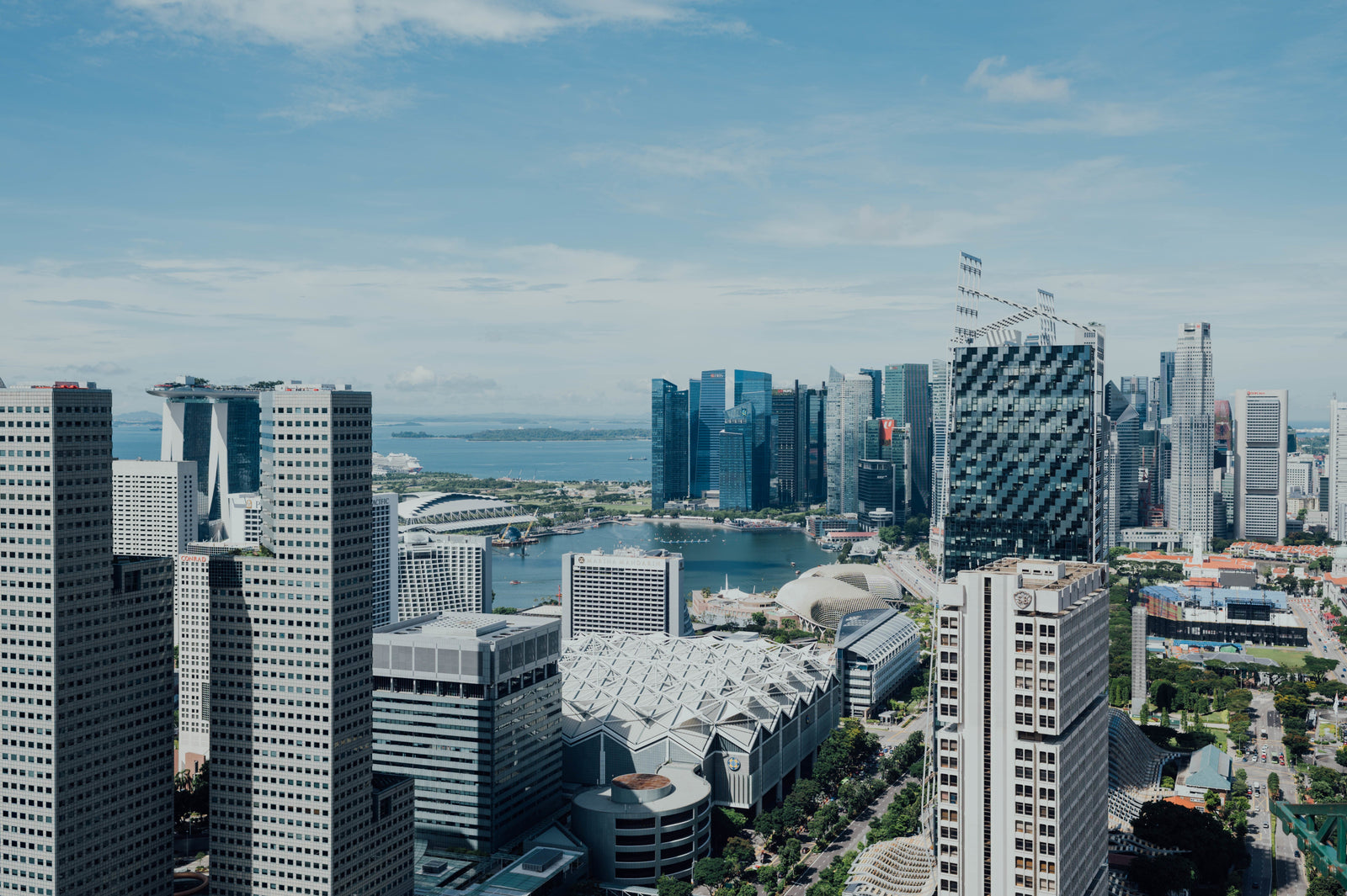 How a Premium Coworking Serviced Office Space Boosts Productivity for Finance Professionals