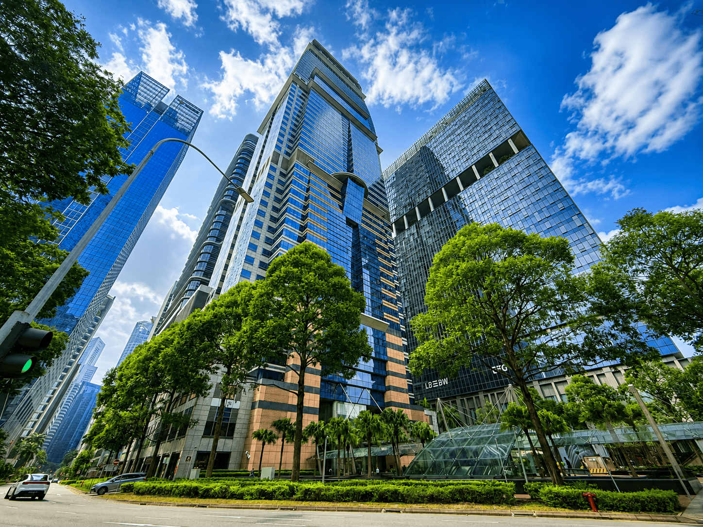 Tanjong Pagar Buidlings(2) Modern skyscrapers in Singapore's business district with lush greenery.